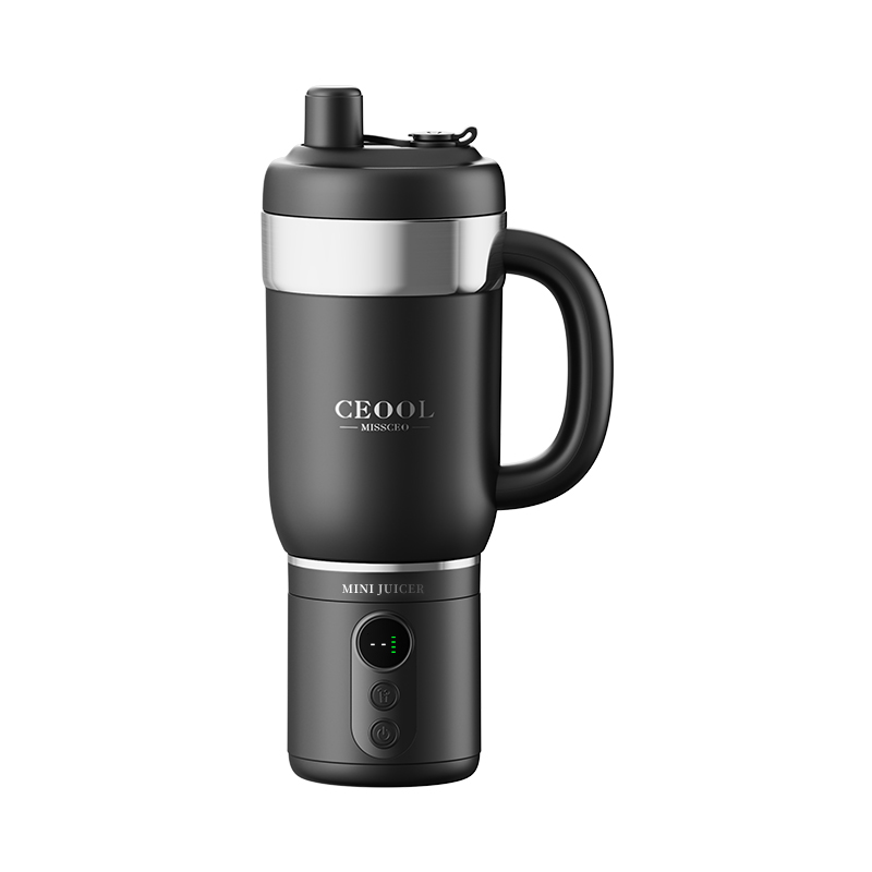 CEOOL portable mini juicer black color, rechargeable electric blender with handle, OEM ODM available
