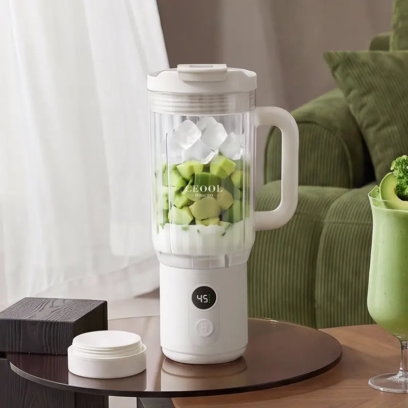 CEOOL DP833B portable blender with transparent cup and carry handle